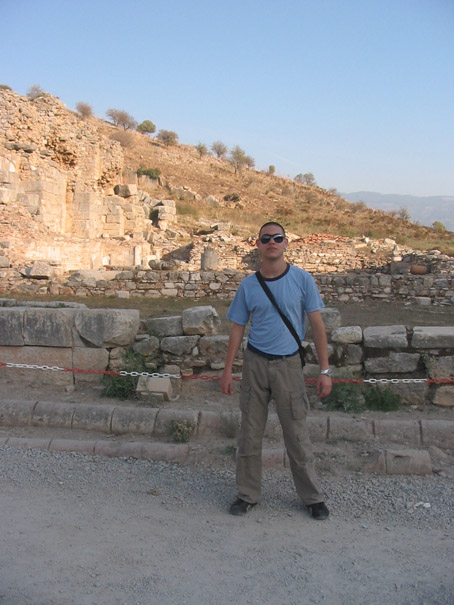 Marko i drustvo u Efesu (Turska) 20 AU.jpg